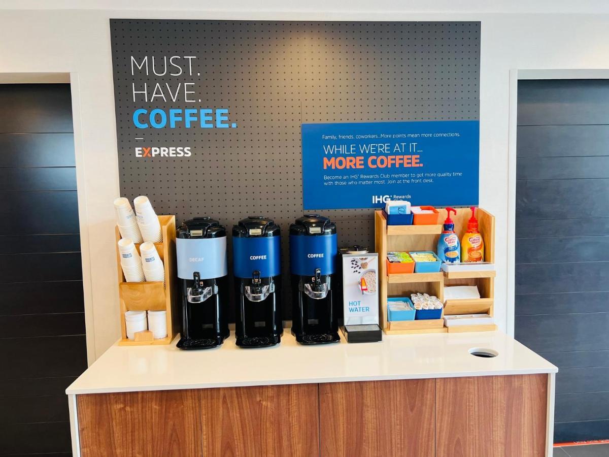 Holiday Inn Express & Suites Salinas By Ihg מראה חיצוני תמונה